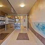 La 0401 Parking Holiday home